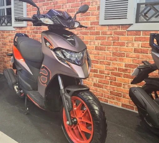 Aprilia SR 175 - Photo 1