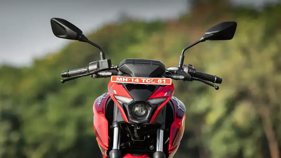 Bajaj Pulsar N250 thumbnail 3