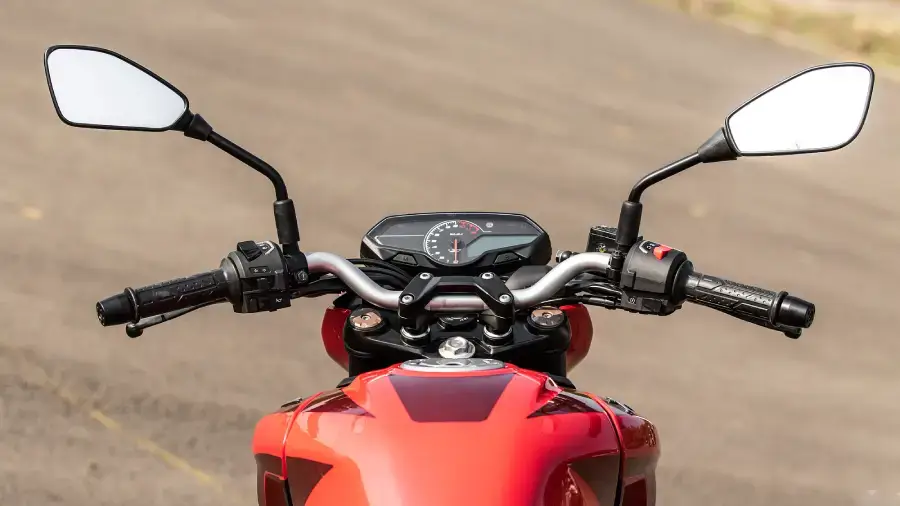 Bajaj Pulsar N250 thumbnail 4