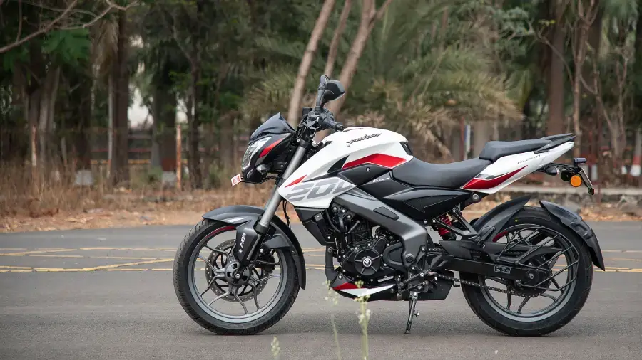 Bajaj Pulsar NS200 - Photo 1