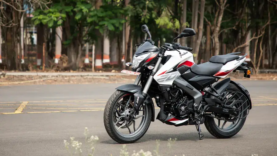 Bajaj Pulsar NS200 thumbnail 2