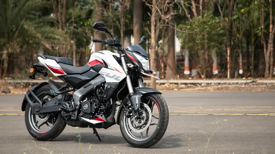 Bajaj Pulsar NS200 thumbnail 3