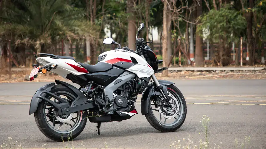 Bajaj Pulsar NS200 thumbnail 4
