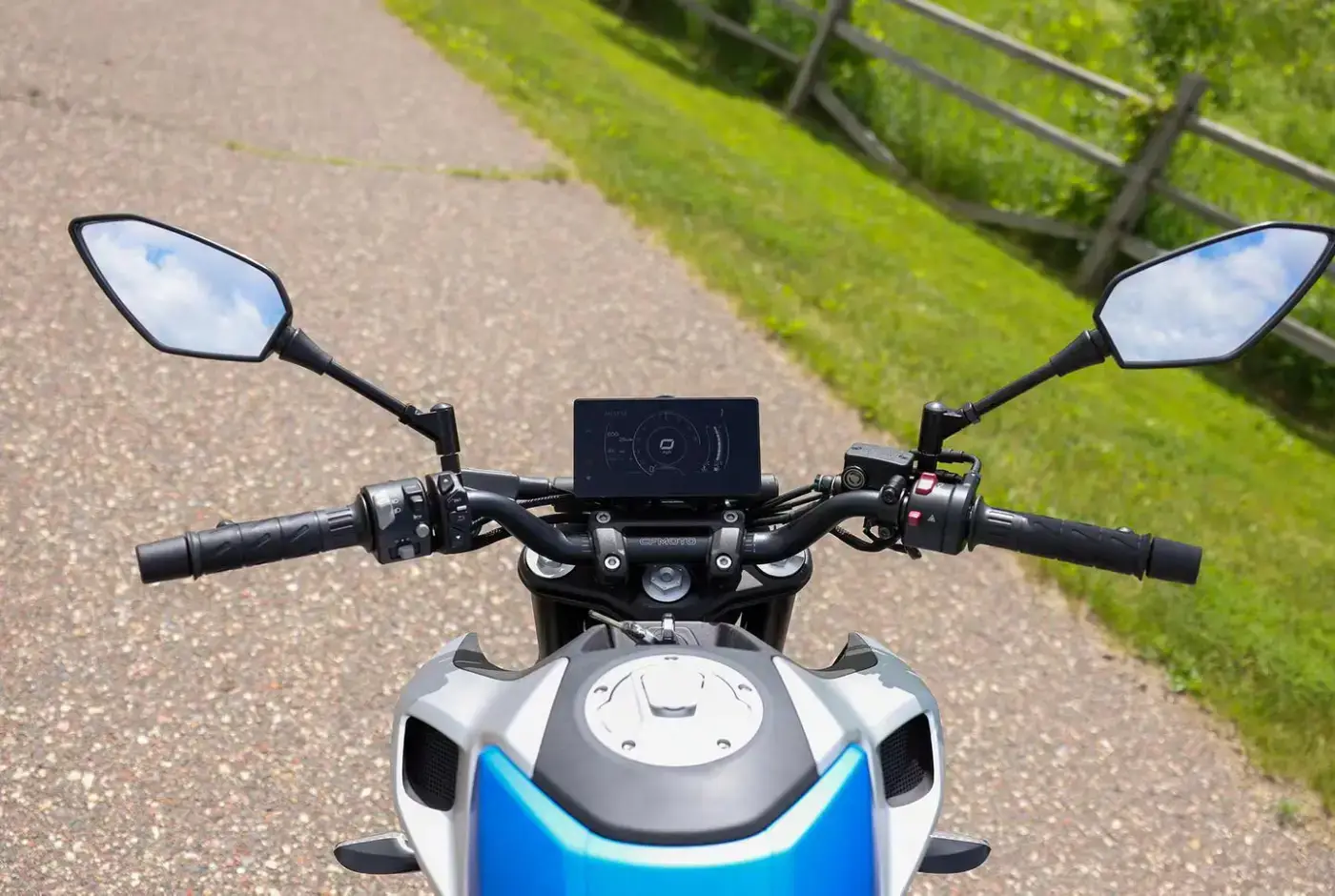CF-Moto 300NK thumbnail 3