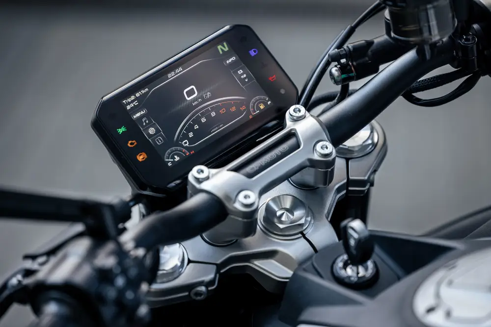 CFMoto 450NK thumbnail 2