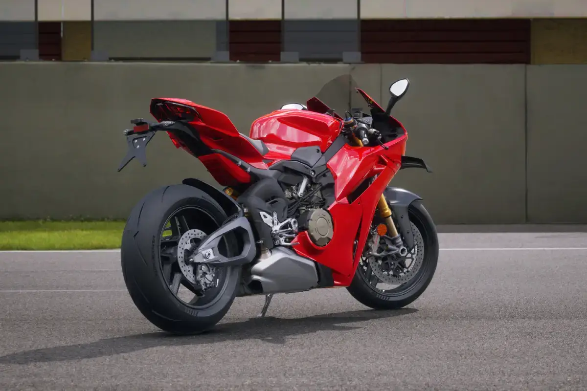 Ducati Panigale V4 thumbnail 2