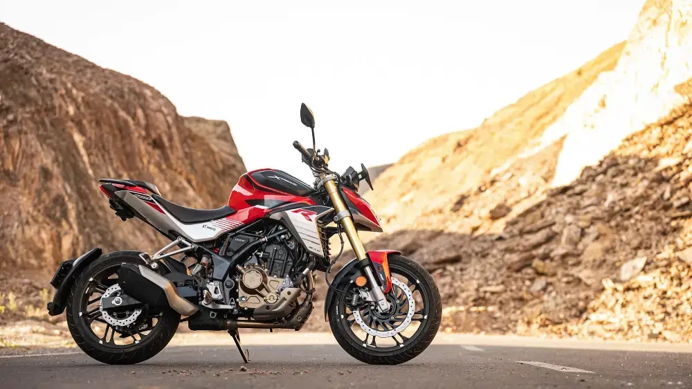 Hero Xtreme 250R - Photo 1