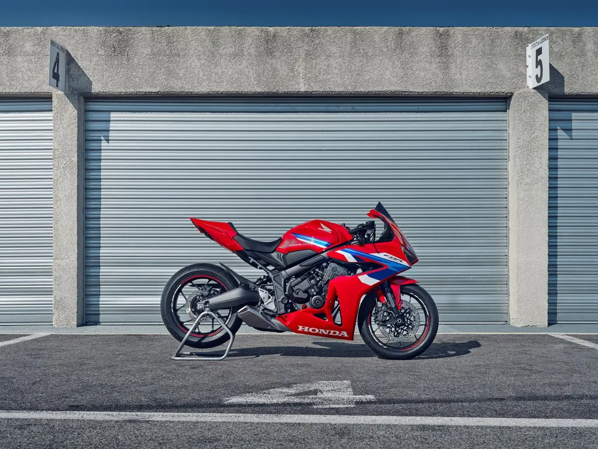Honda CBR650R thumbnail 2