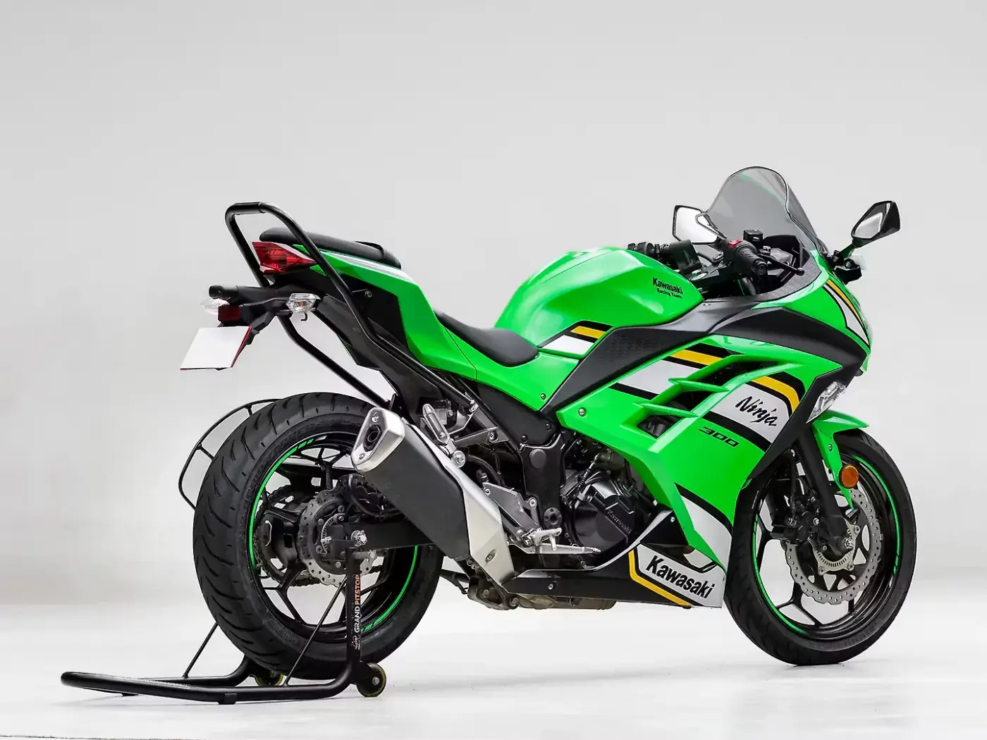 Kawasaki Ninja 300 - Photo 1