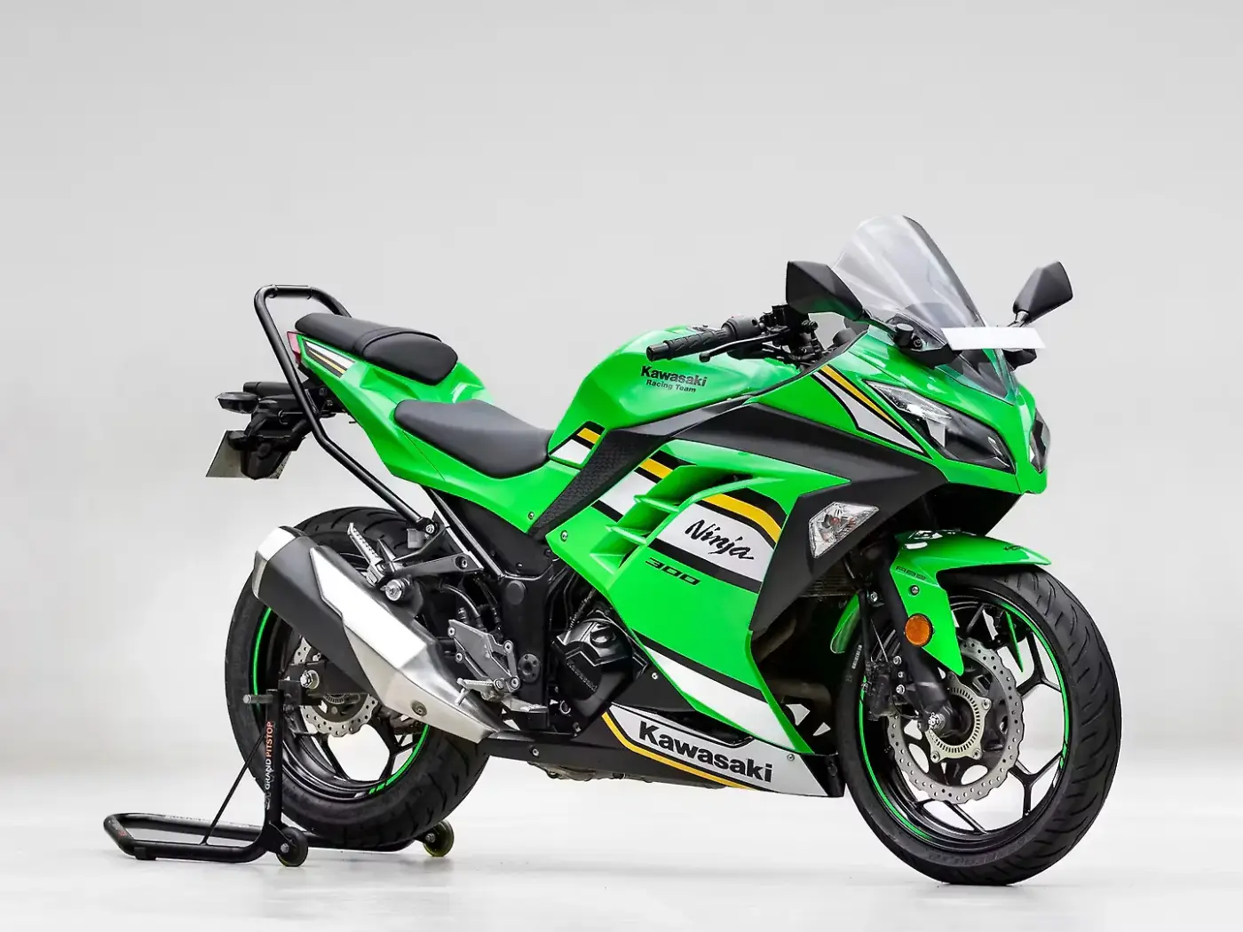 Kawasaki Ninja 300 thumbnail 4