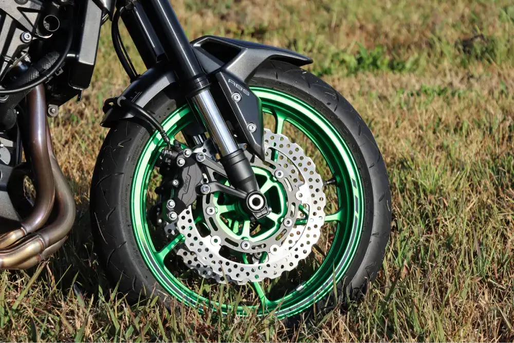 Kawasaki Z900 thumbnail 5