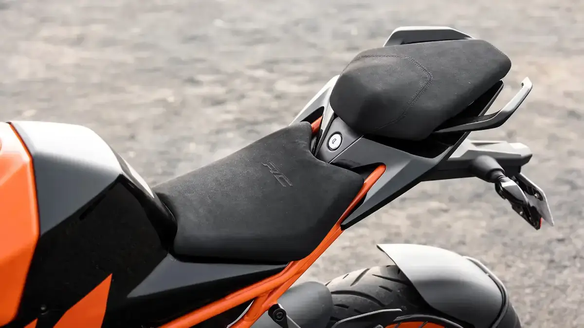 KTM RC 200 - Photo 1