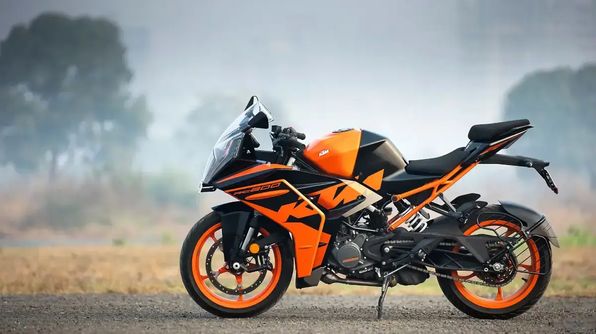 KTM RC 200 thumbnail 4