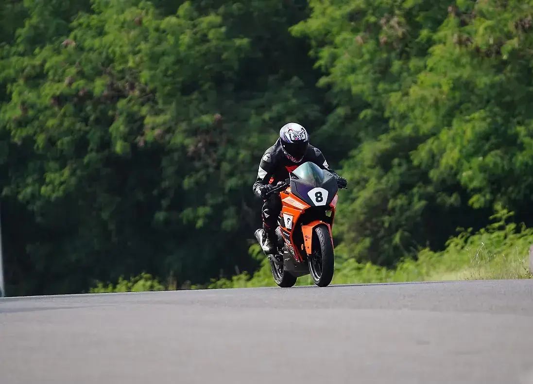 KTM RC 390 thumbnail 2