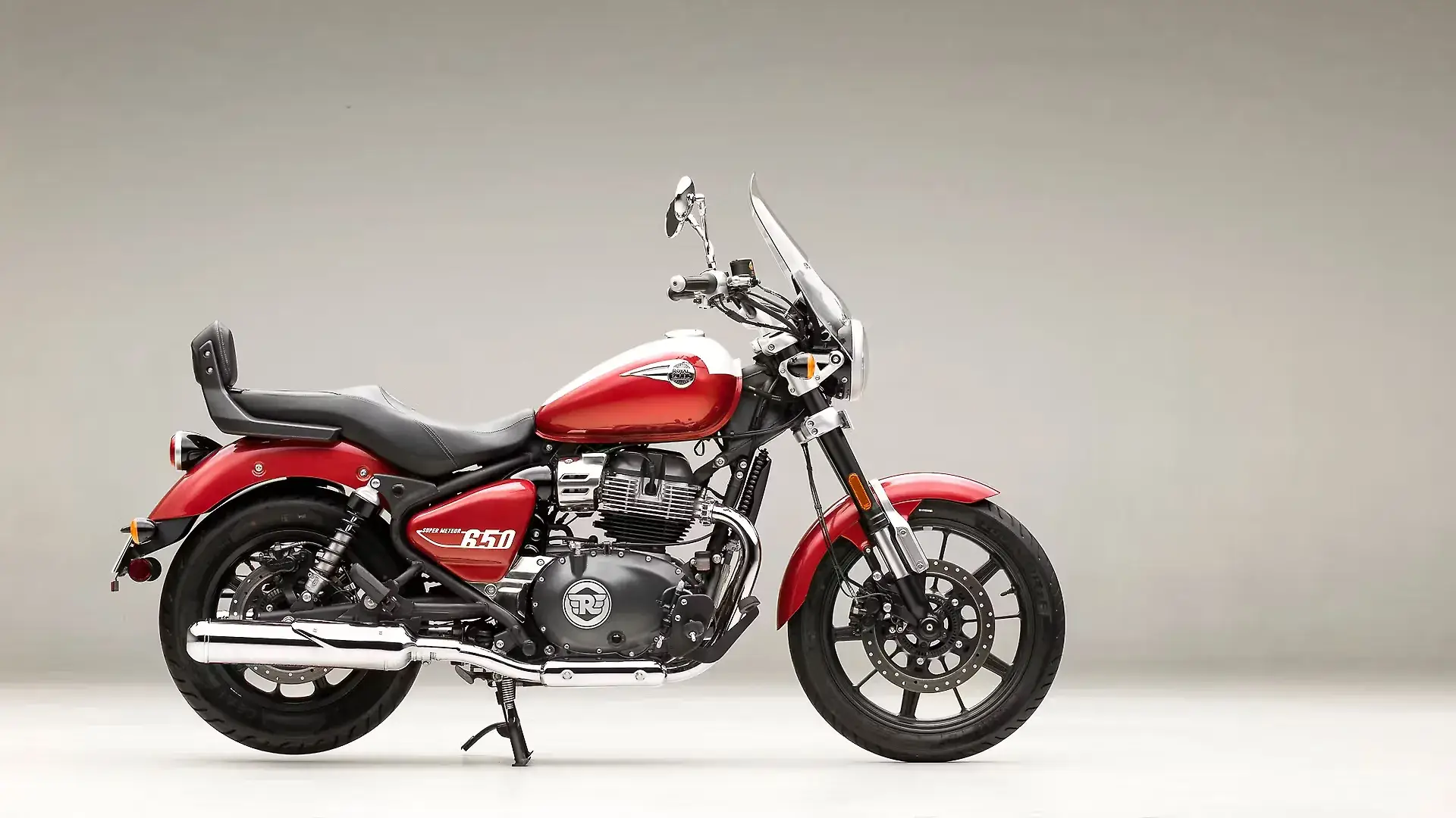 Royal Enfield Super Meteor 650 thumbnail 2