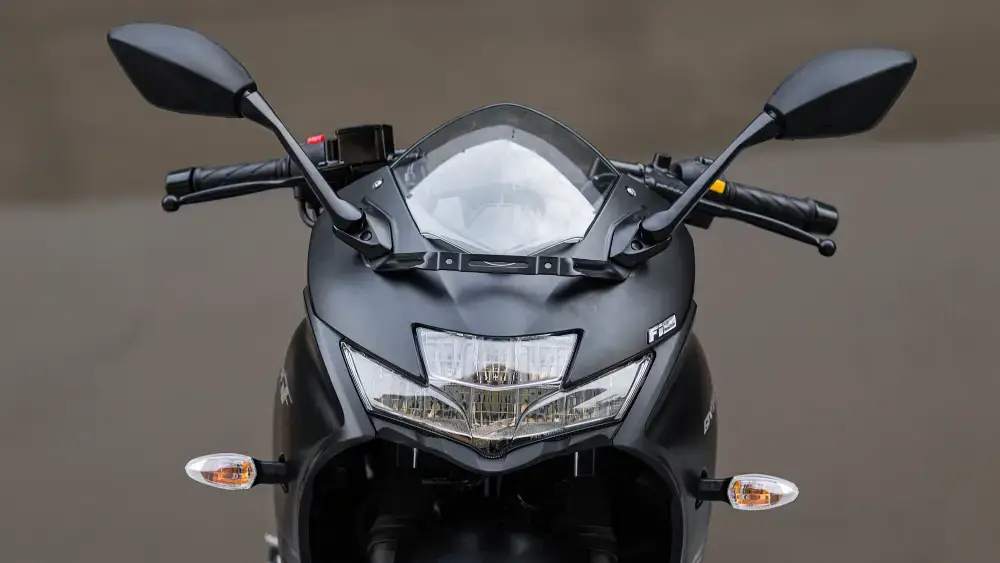 Suzuki Gixxer SF 250 thumbnail 4