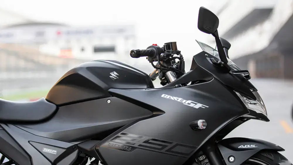 Suzuki Gixxer SF 250 thumbnail 5