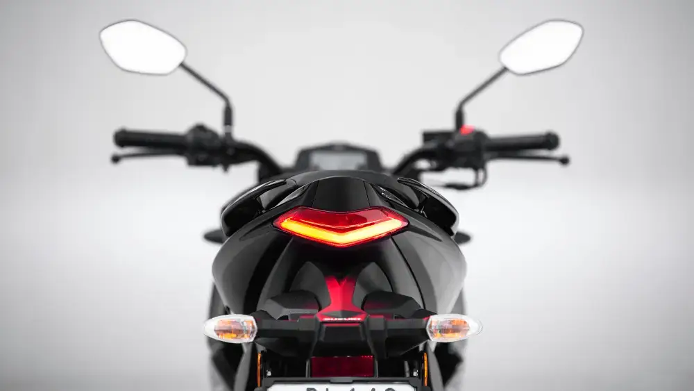 Suzuki Gixxer thumbnail 2