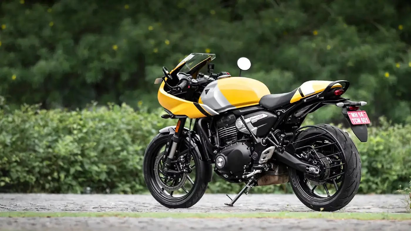Triumph Thruxton 400 thumbnail 2