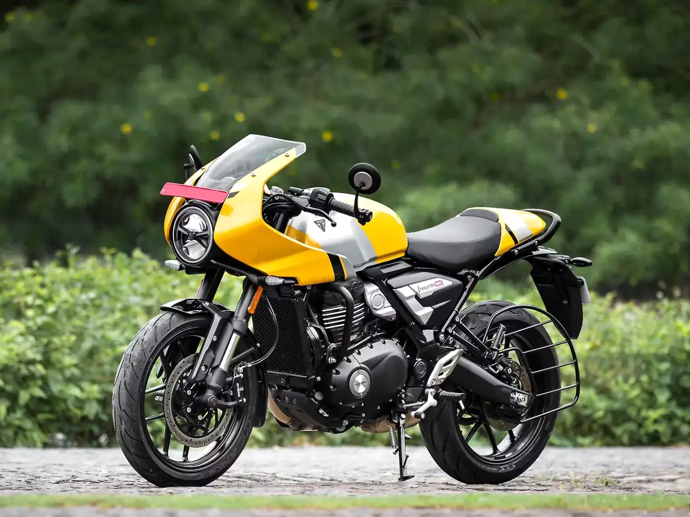 Triumph Thruxton 400 thumbnail 4