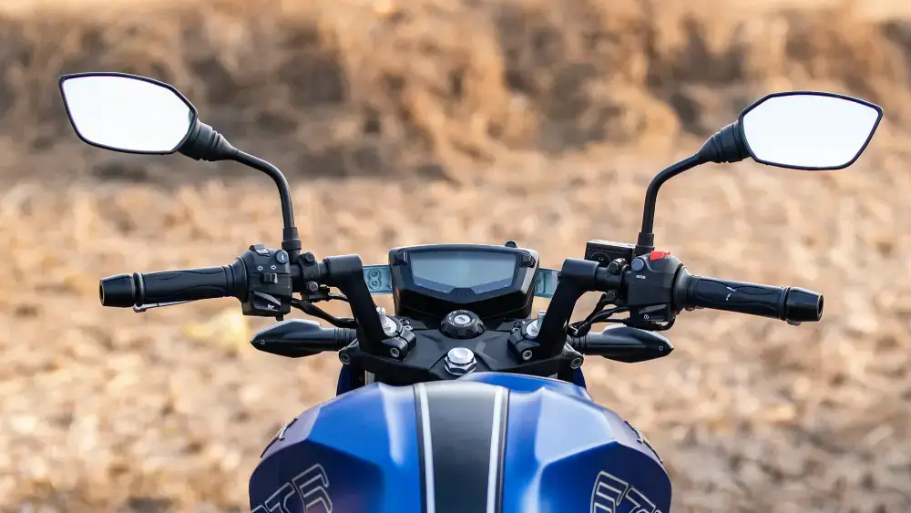 TVS Apache RTR 200 4V thumbnail 2