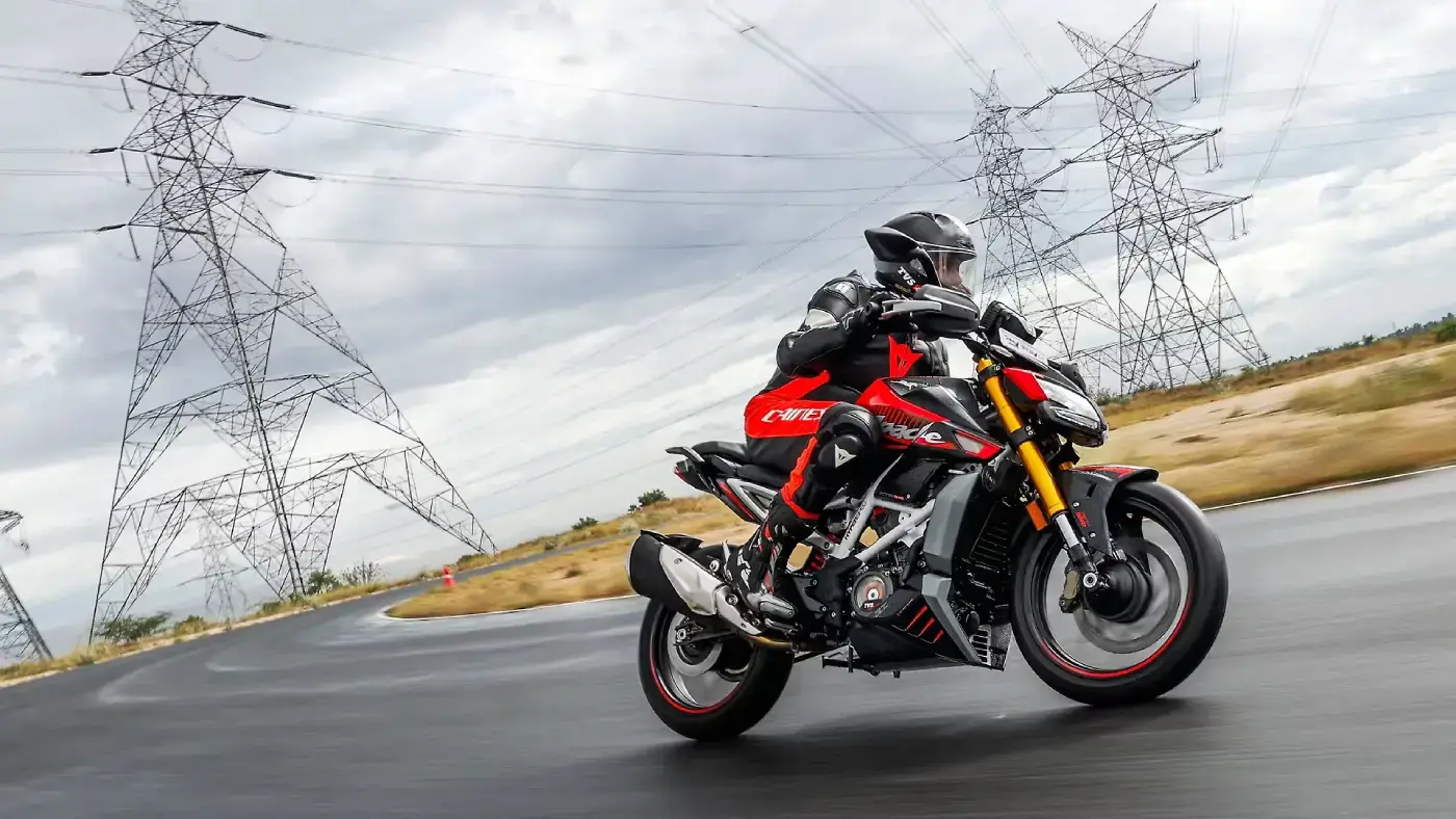 TVS Apache RTR 310 - Photo 1