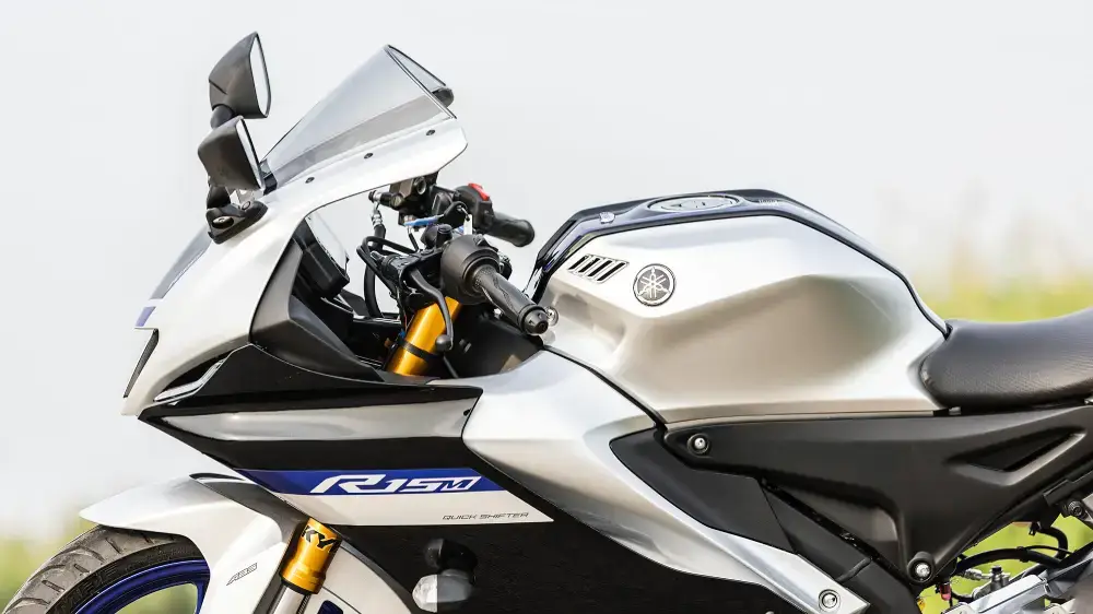 Yamaha R15 V4 thumbnail 3