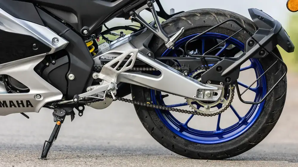 Yamaha R15 V4 thumbnail 4