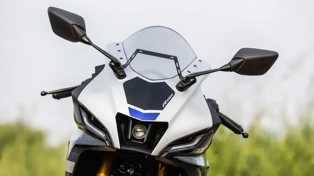 Yamaha R15 V4 thumbnail 6