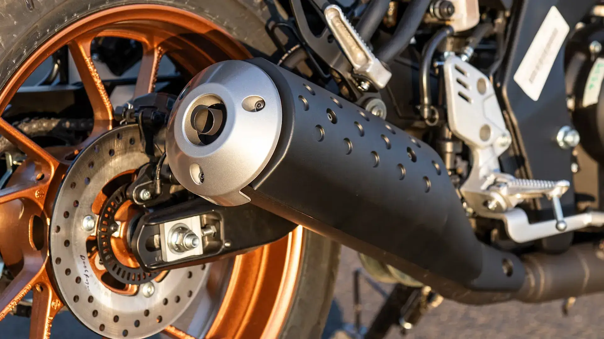 Yamaha XSR 155 - Photo 1