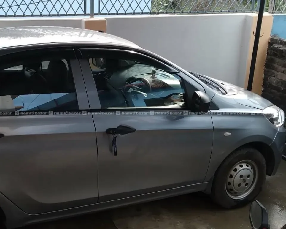 Fresh condition Tata Tiago full option car on sale - Photo 1