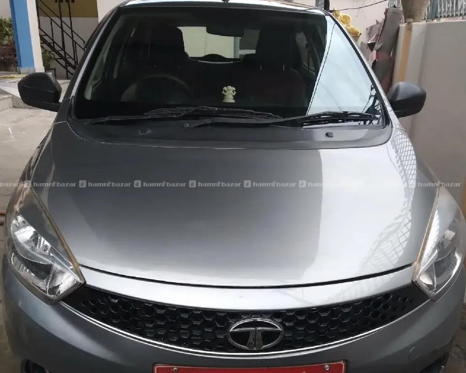 Fresh condition Tata Tiago full option car on sale - Photo 3