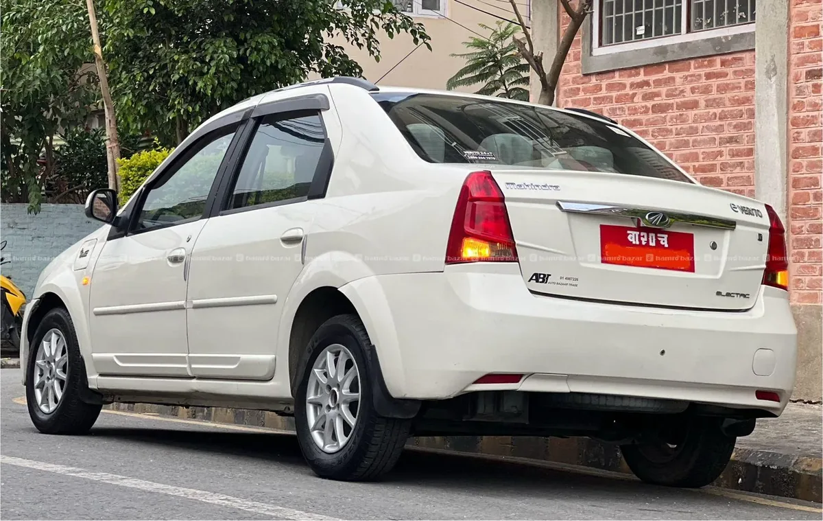 Mahindra E Verito D6 EV “Single Hand” 2018