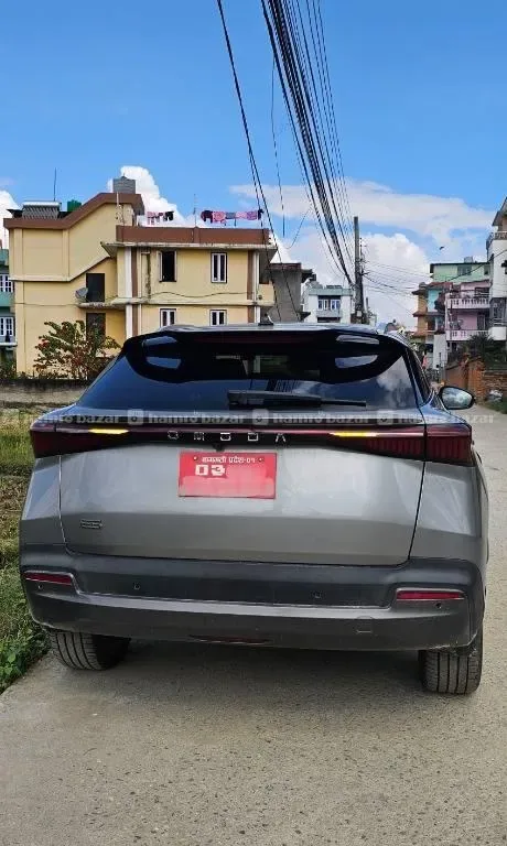 In 42 Lakh OMODA E5 Dual Tone Top Variant