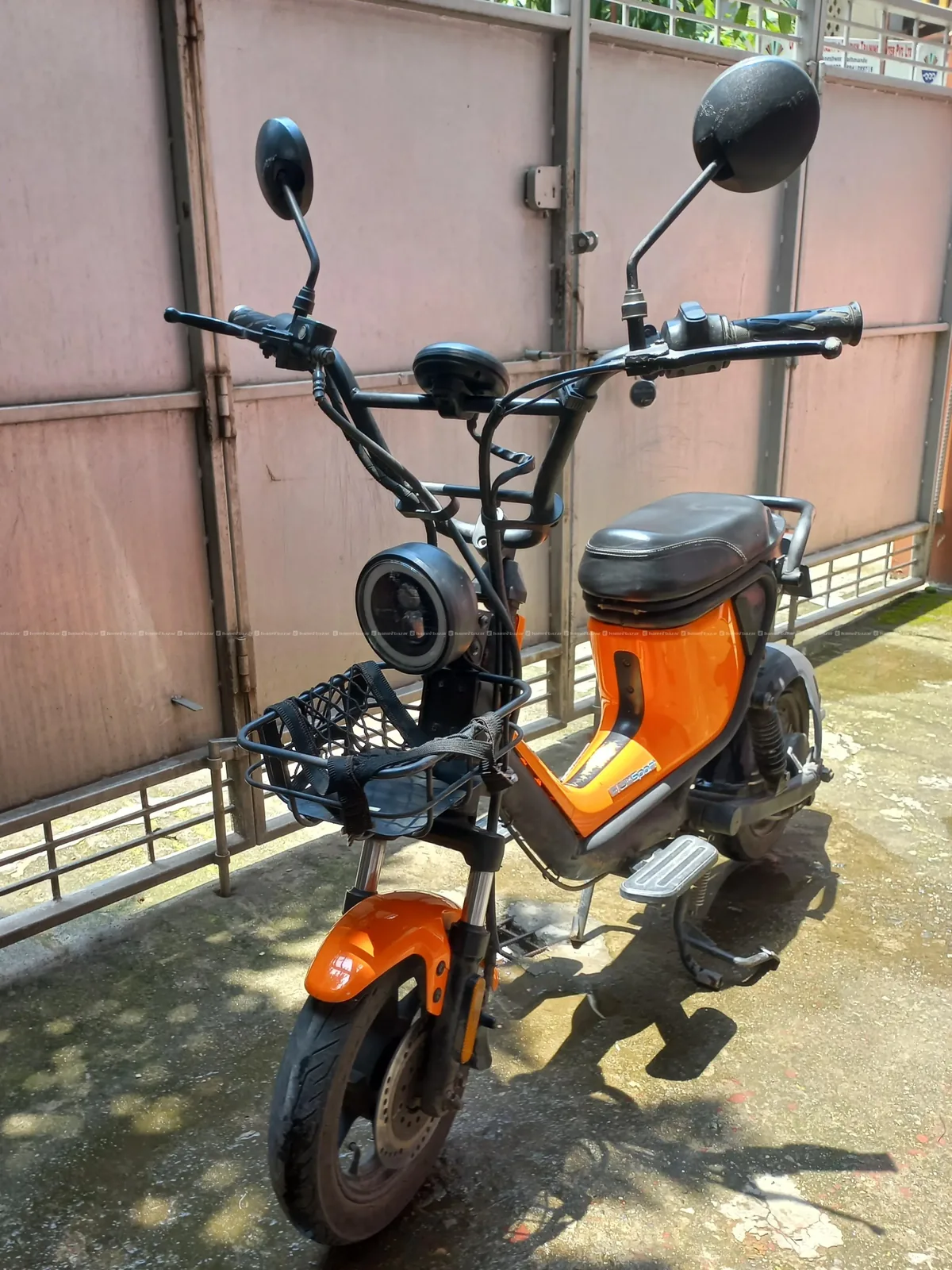 Electric scooter (NIU QUim) on sale
