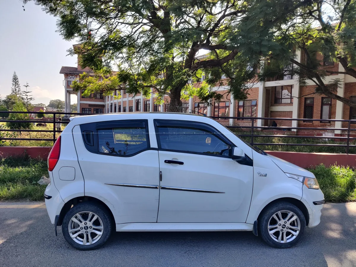 Mahindra e2o Plus P8 Electric Car ⚡ | Single Owner - Photo 3