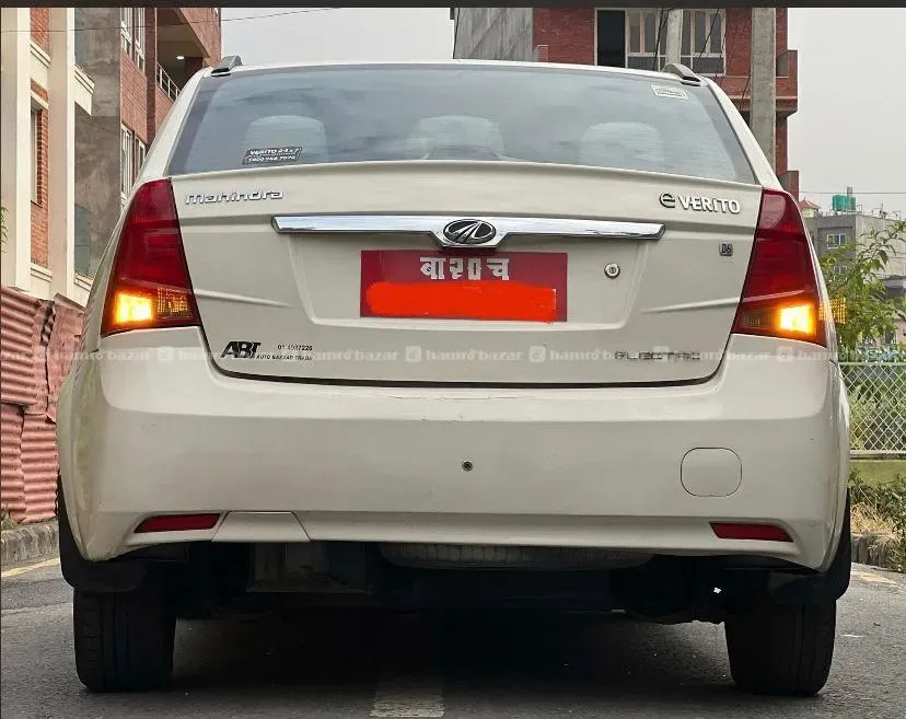 Mahindra E Verito D6 EV “Single Hand” 2018 - Photo 2