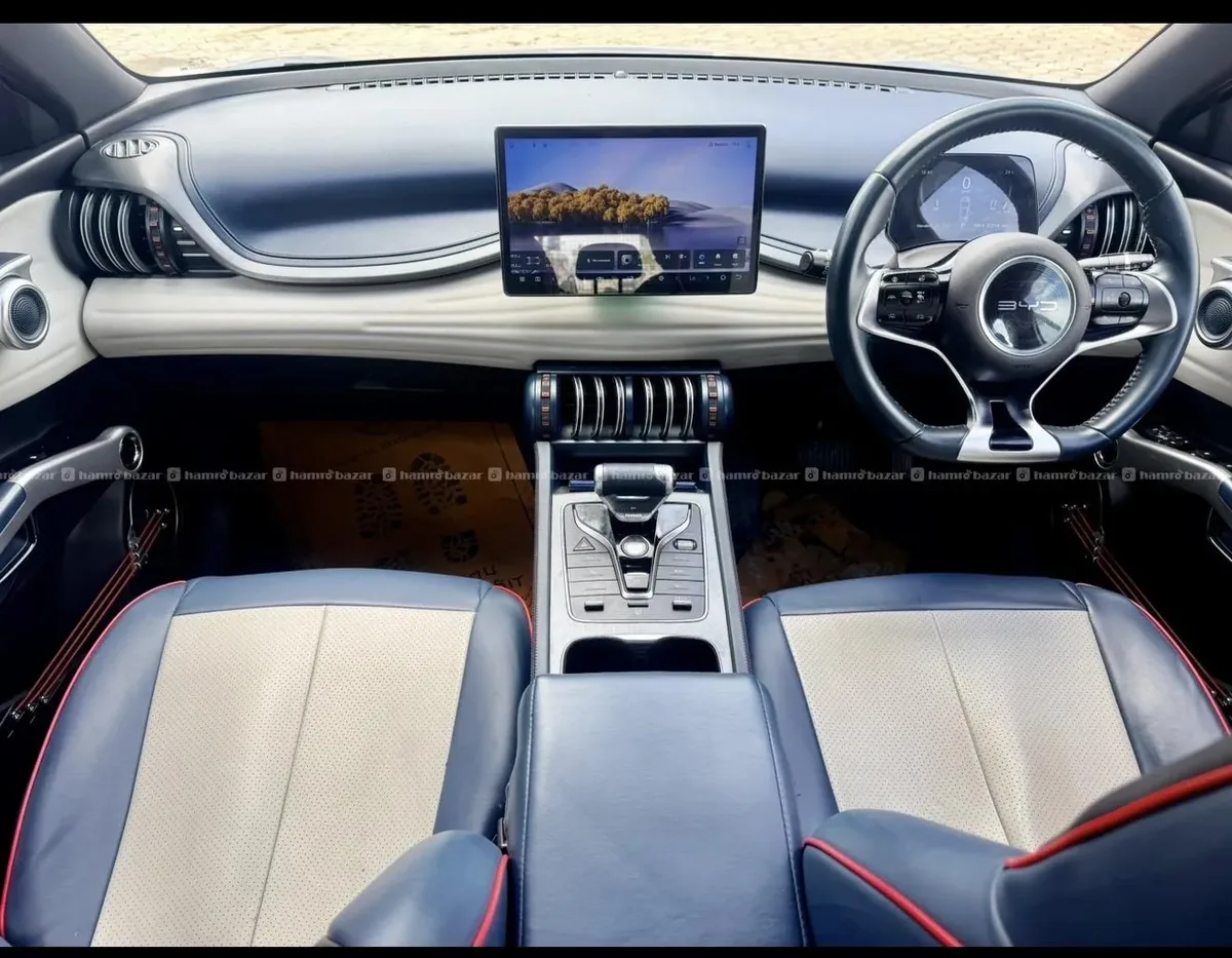 singlehand 2023 byd atto 3 likenew with 50% financ