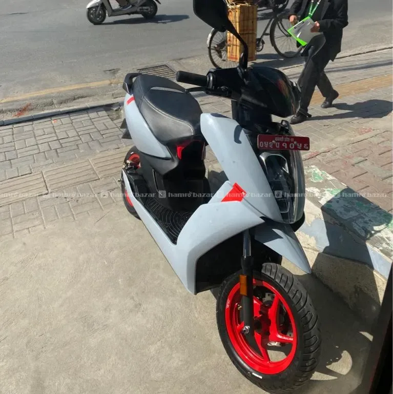 Ather 450x LR Varient
152 Lot - Photo 2