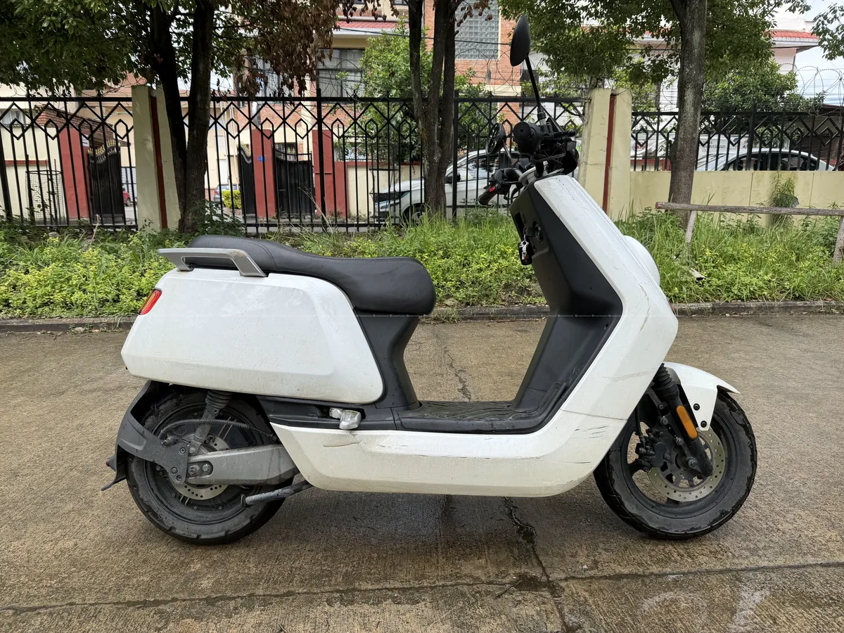 NIU e-scooter for sale - Photo 3