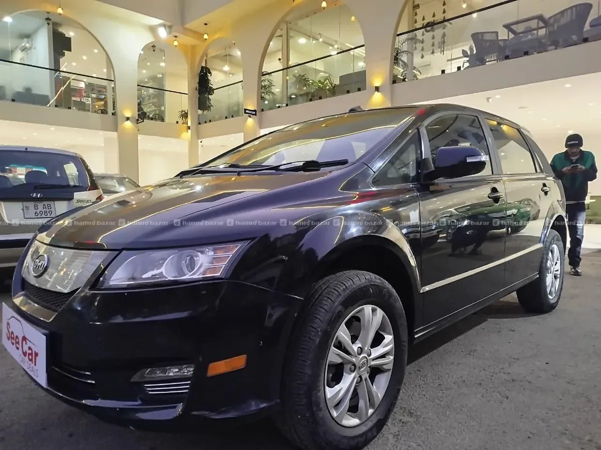 BYD E6 First Gen 2021 Model - Photo 2
